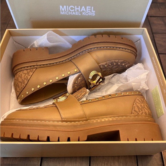 Michael Kors Parker Lug Loafer Studded Tan Gold Chunky Y2K - Picture 13 of 16